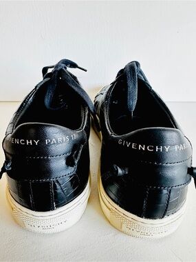 GIVENCHY Women’s sz 36 Croc Embossed Sneaker